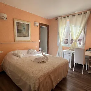 *** Hotel Lou Pèbre D'aï France